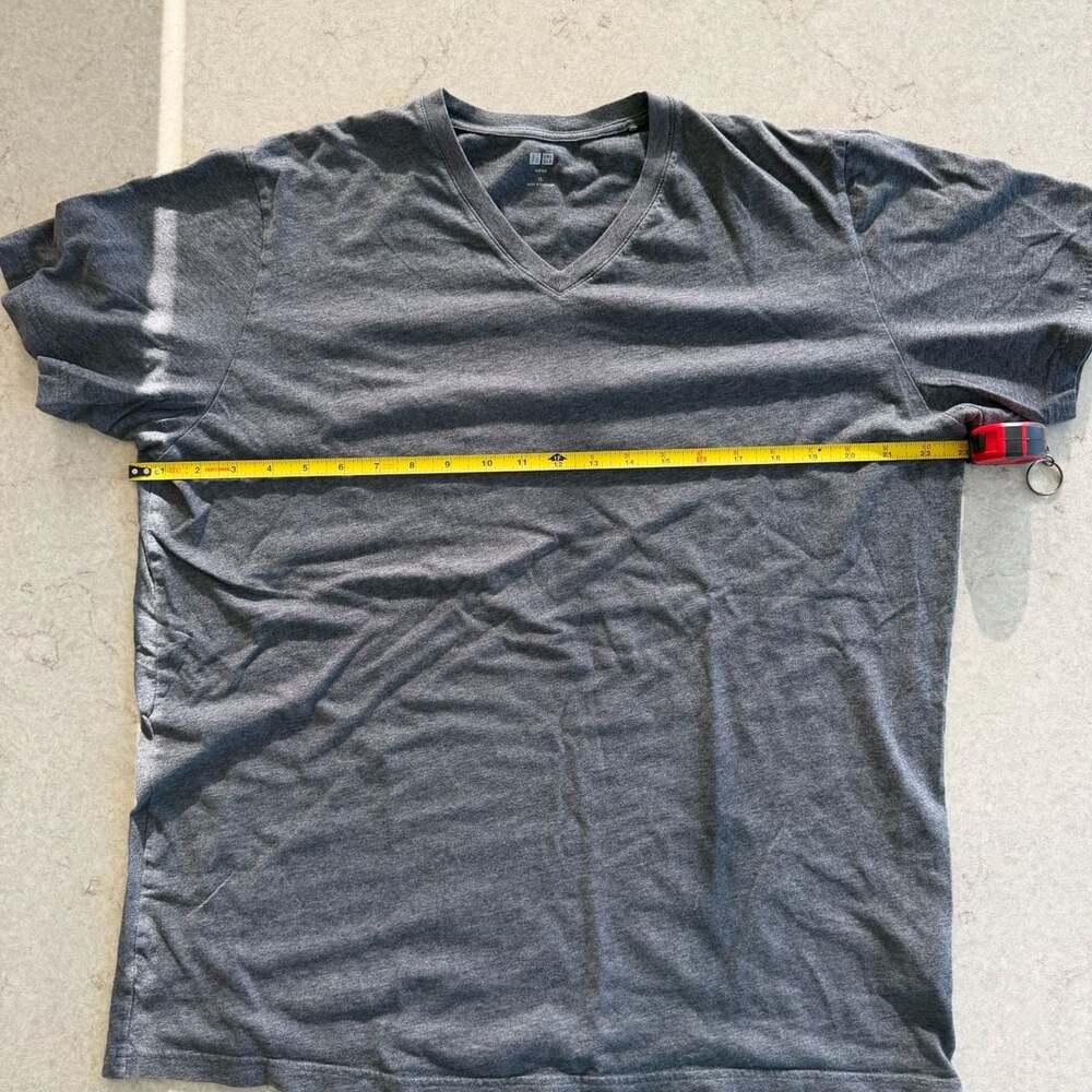 Uniqlo Supima V-Neck T-Shirt Size XL Charcoal Heather Cotton Blend
